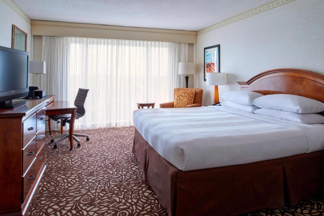Milwaukee Marriott West Otel Waukesha Dış mekan fotoğraf